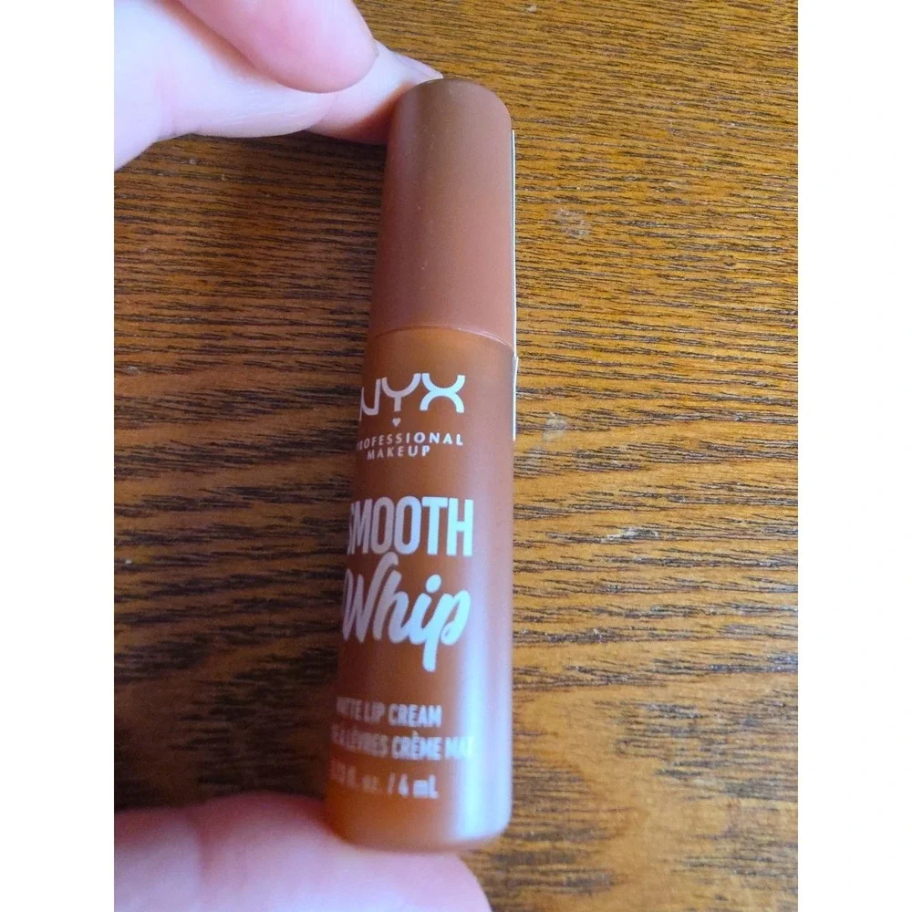 NYX Smooth Whip Blurring Matte Liquid Lipstick - Memory Foam Sealed‎